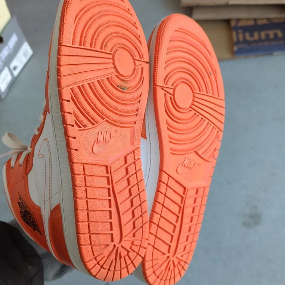 Nike Jordan 1 Mid‎ SE Metallic Electro Orange & White Sneakers Size 8